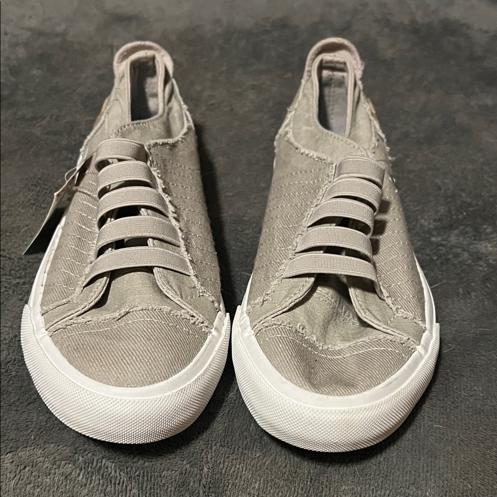 Blowfish Light Gray Slip-On Sneakers